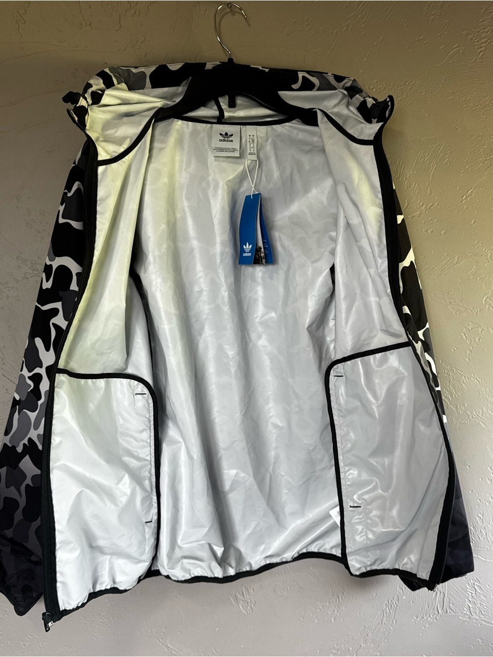 Adidas Originals Camo Windbreaker Jacket Small Black Gray White Hooded - Picture 7 of 7